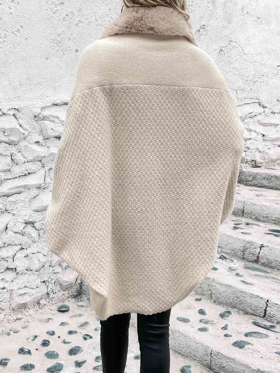 Poncho de manga dolman con frente abierto