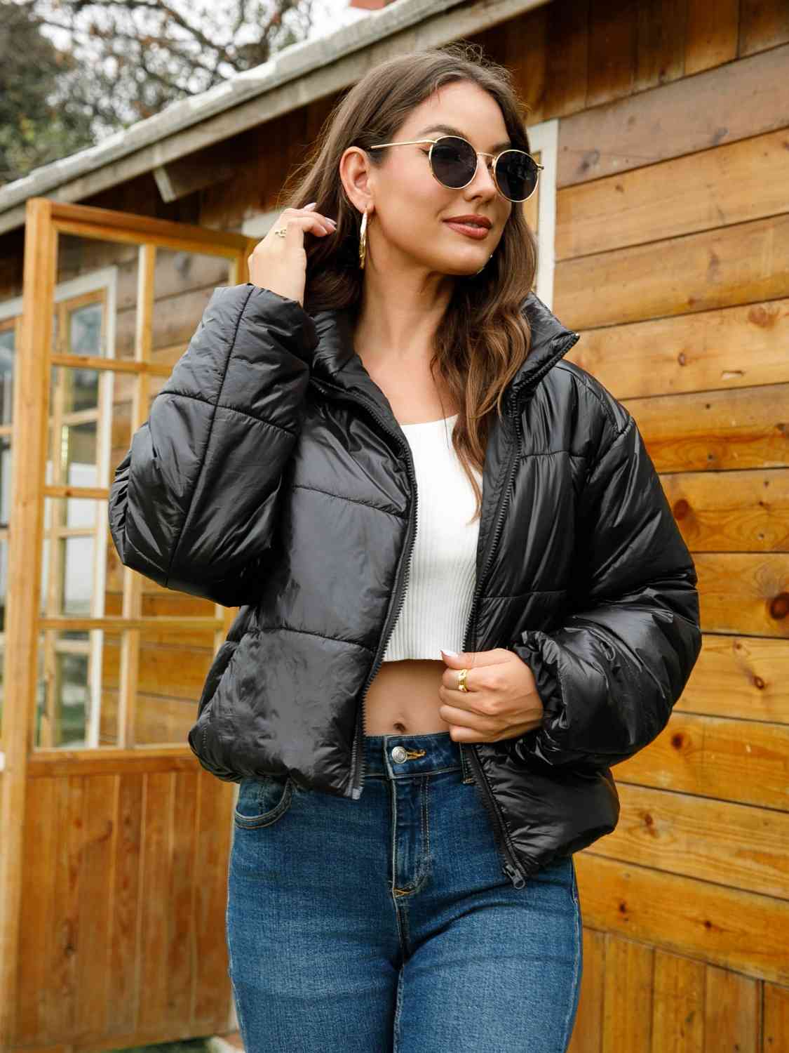 Chaqueta acolchada con cremallera y cuello alto