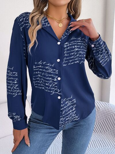 Blusa de manga larga con botones y estampado de letras