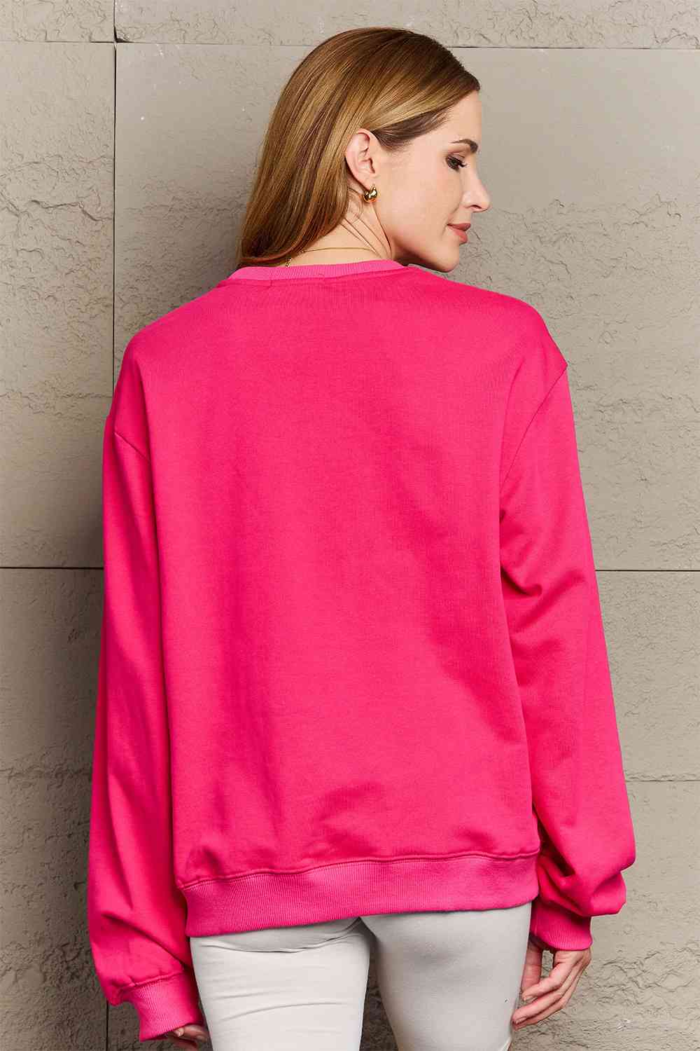 Sudadera con cuello redondo y gráfico de tamaño completo de Simply Love