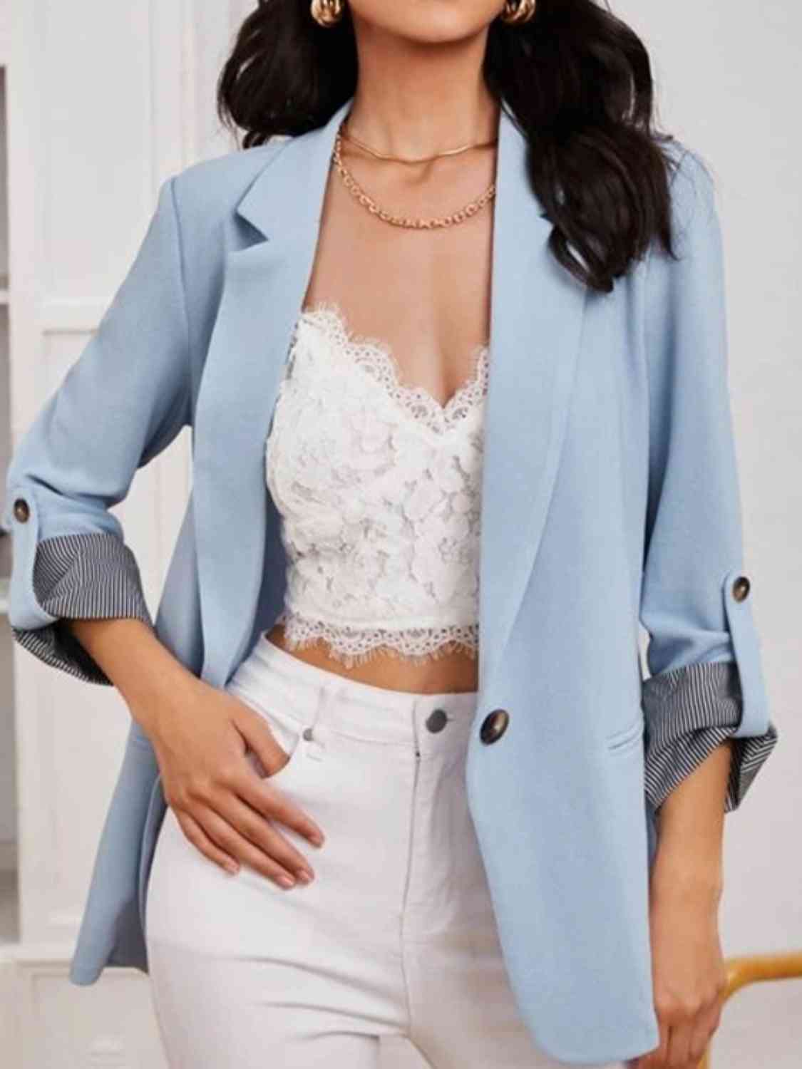 Blazer con cuello de solapa y mangas enrolladas