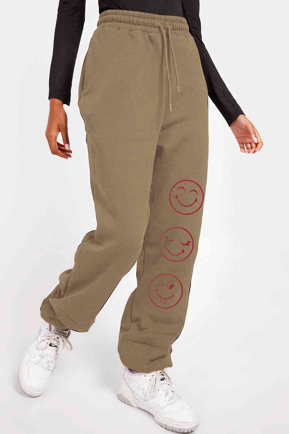 Pantalones deportivos con estampado de emoji de tamaño completo de Simply Love