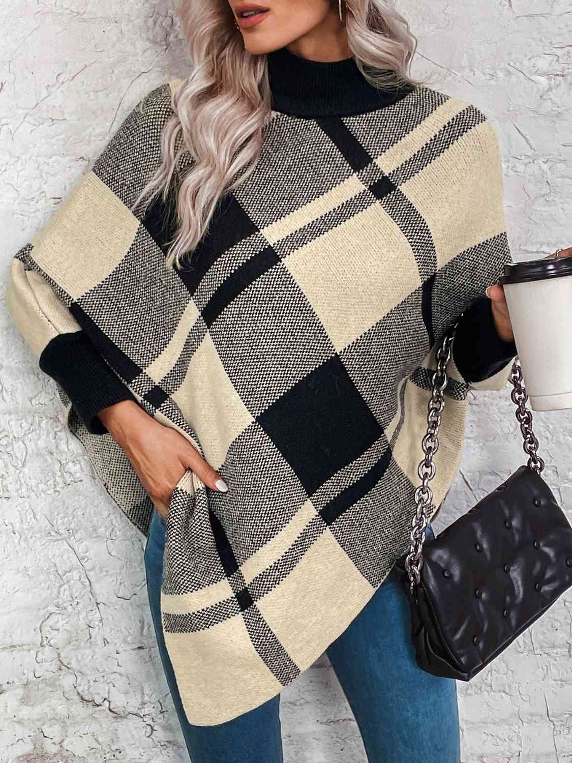 Poncho de cuello alto a cuadros