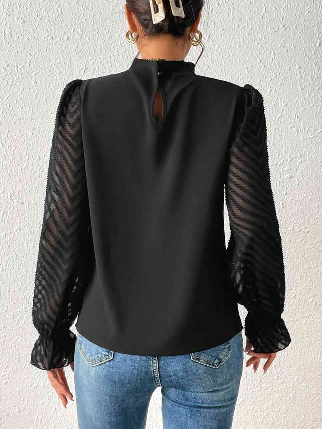 Blusa de manga con volante y cuello simulado