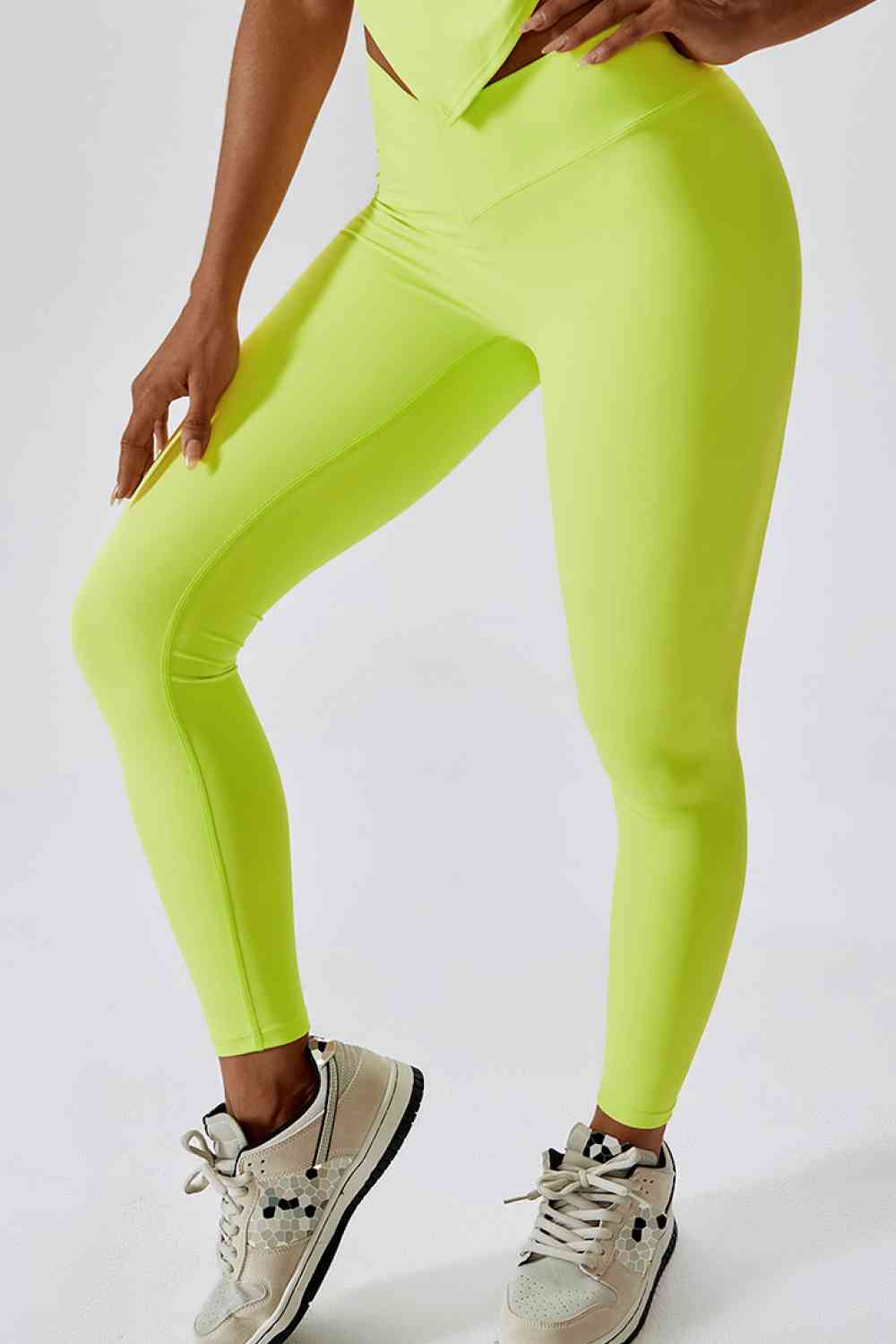 Leggings deportivos con bolsillo trasero y corte slim con cinturilla ancha