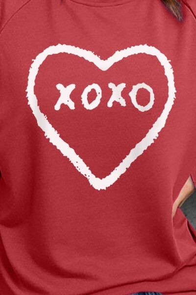 Sudadera con cuello redondo y corazón XOXO